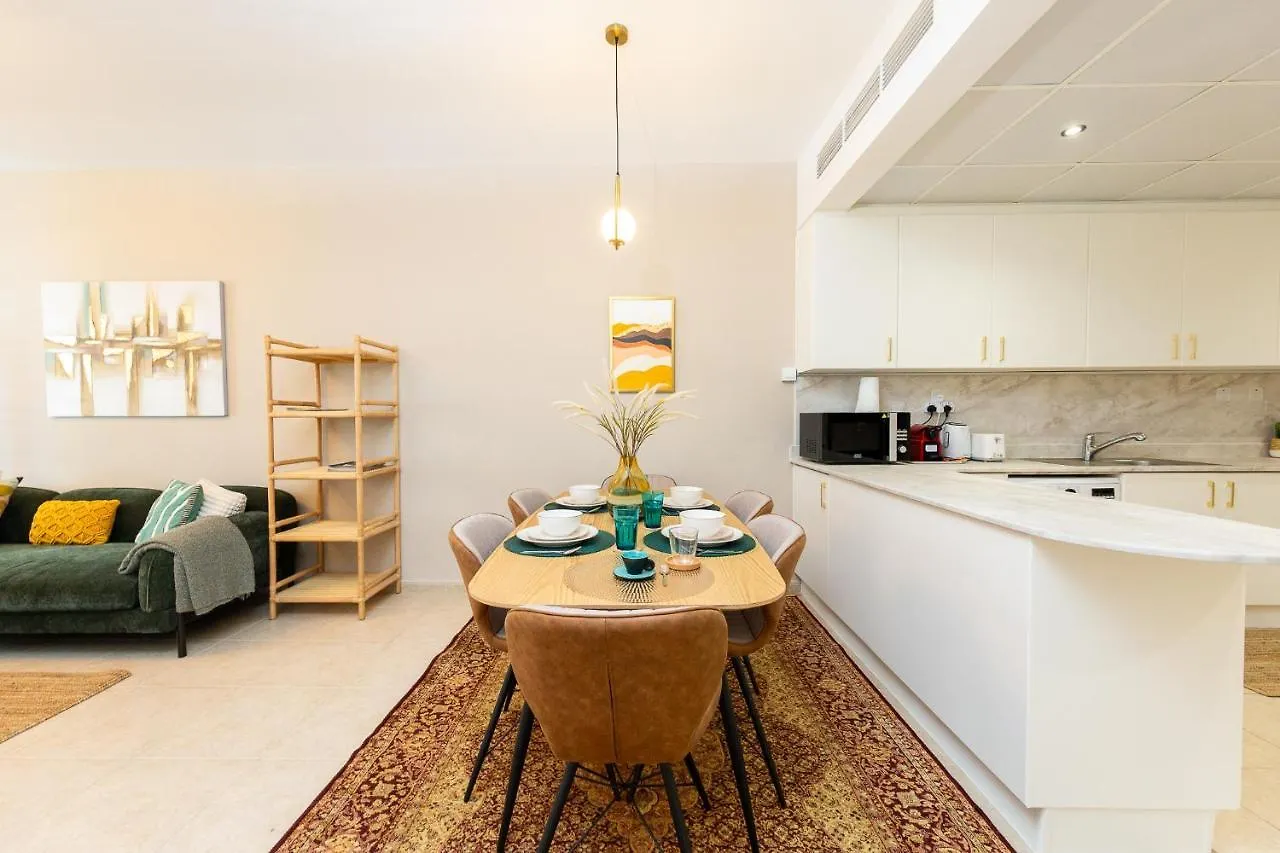Attractive 1Br With Sea View Near Barasti Beach Club 두바이 아파트